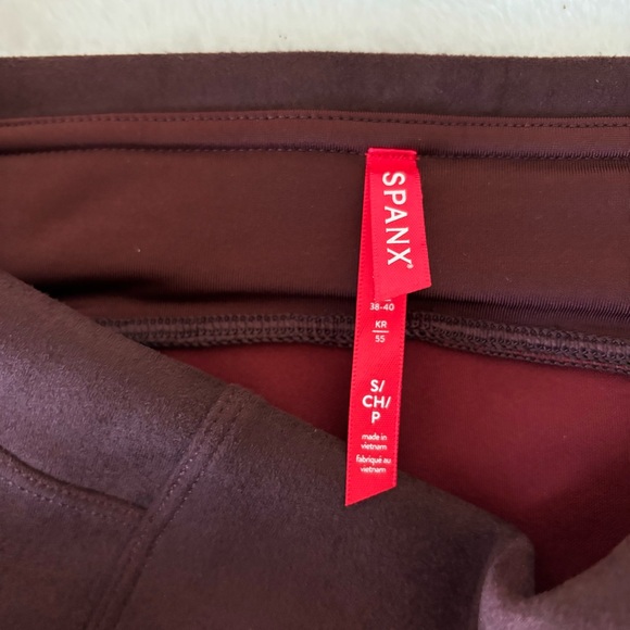 SPANX Faux Suede Leggings In Burgundy Size Small - Picture 5 of 16